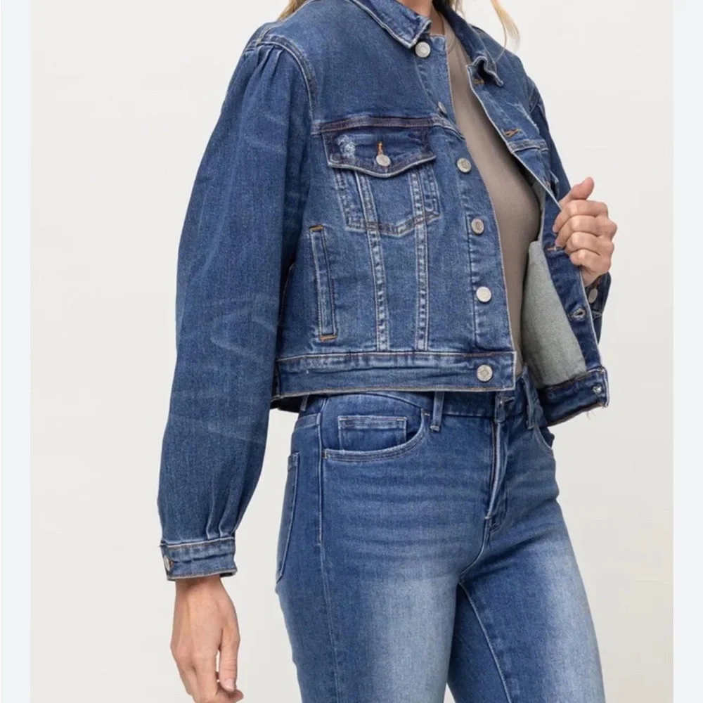 < Vervet Women's Puff Sleeve Trucker Denim Jacket > - Picture 1 of 5